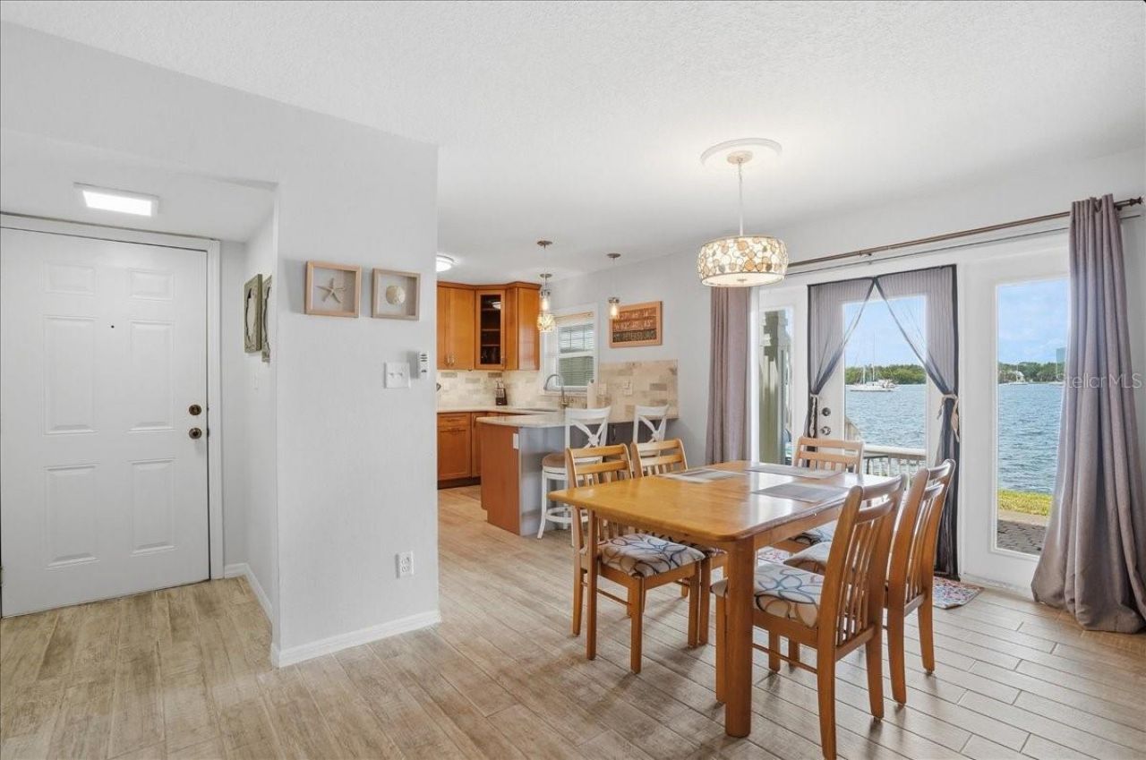 205 Pompano Drive Se, Unit B, Saint Petersburg, FL 33705 Photo