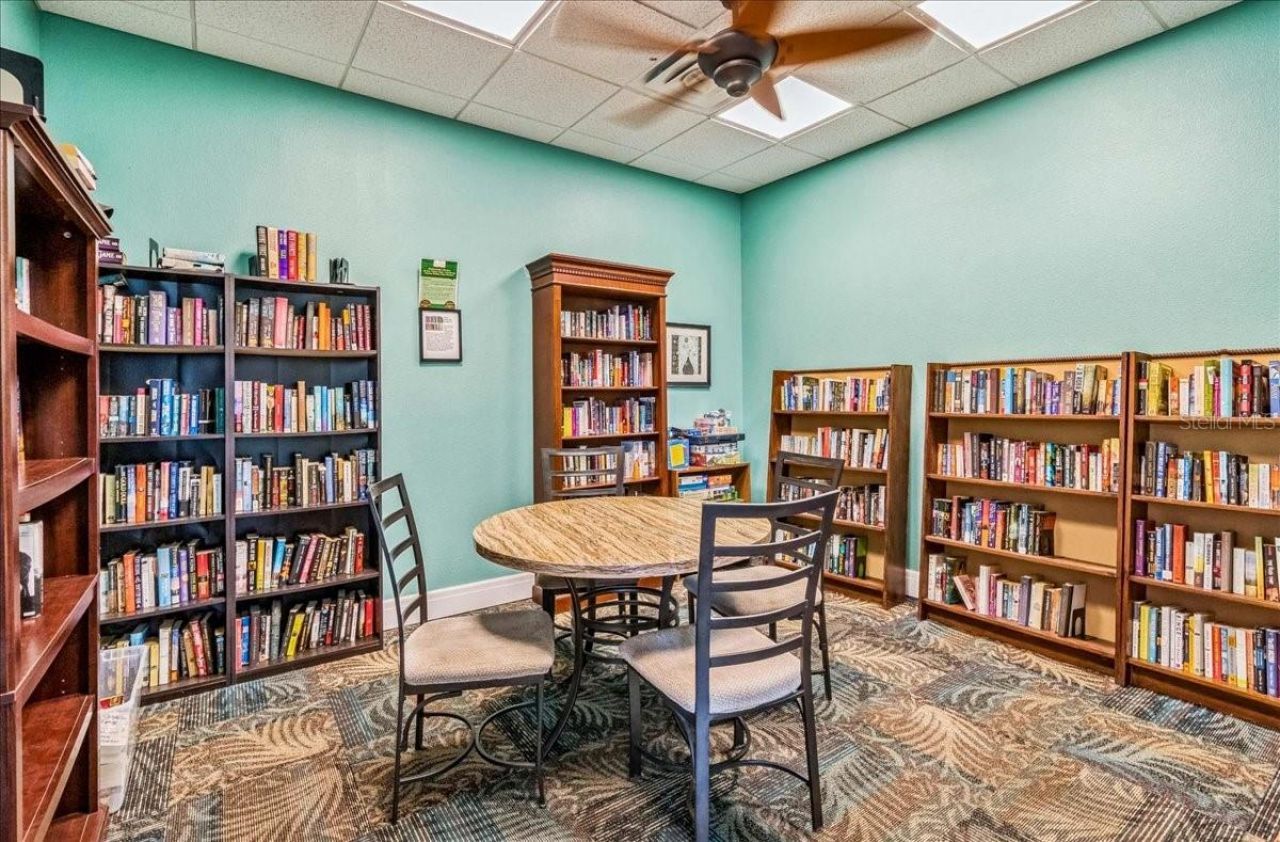 205 Pompano Drive Se, Unit B, Saint Petersburg, FL 33705 Photo