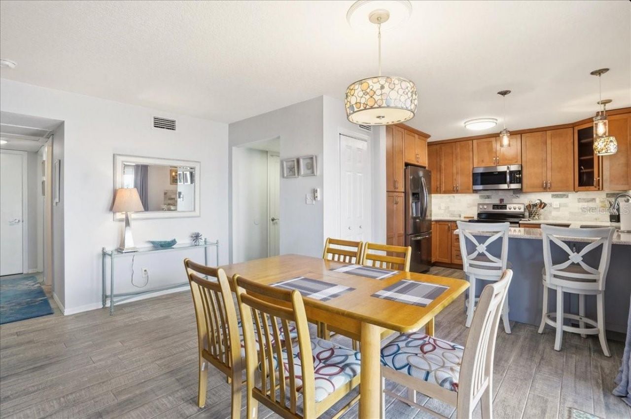 205 Pompano Drive Se, Unit B, Saint Petersburg, FL 33705 Photo
