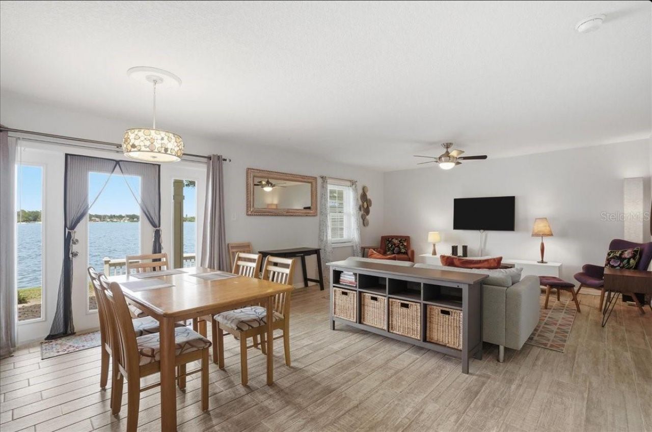 205 Pompano Drive Se, Unit B, Saint Petersburg, FL 33705 Photo