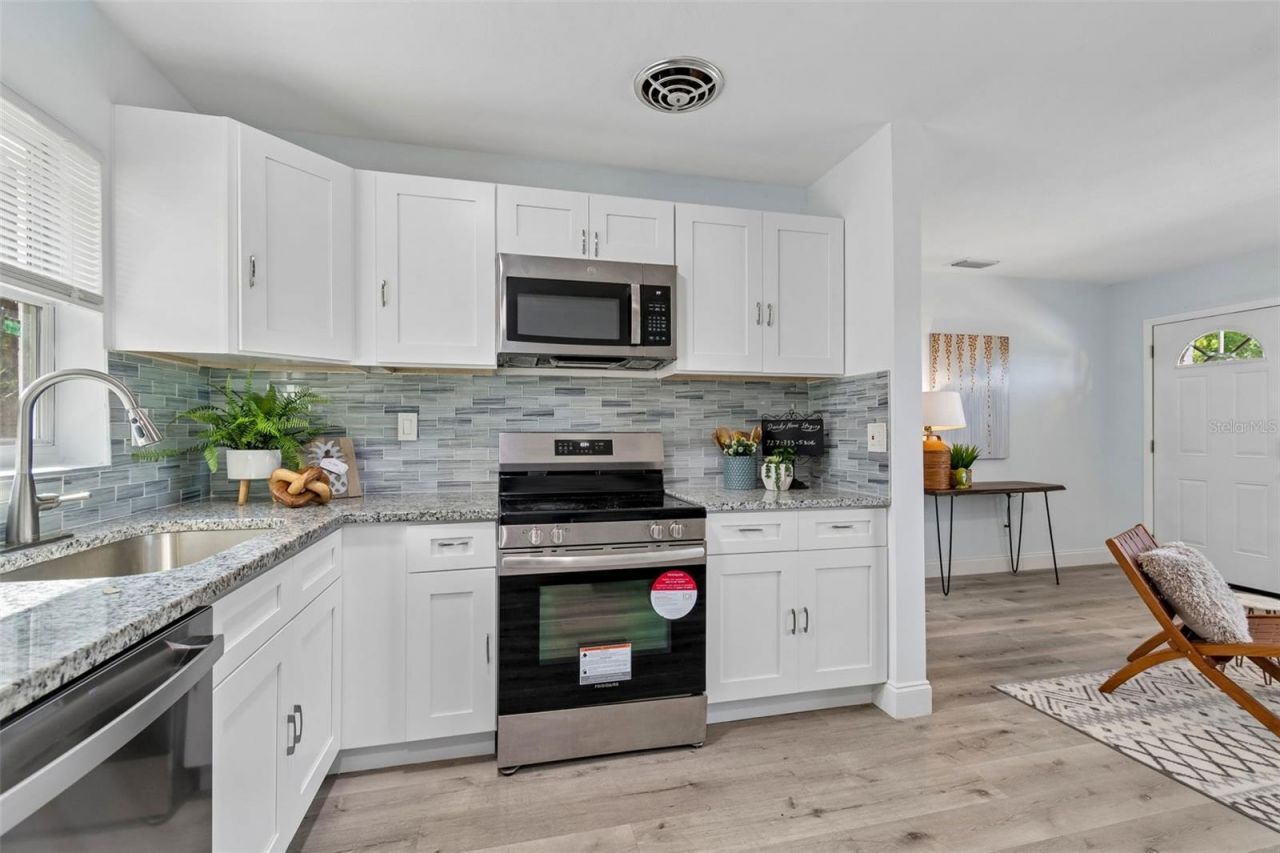 7691 14th Street N, Saint Petersburg, FL 33702 Photo