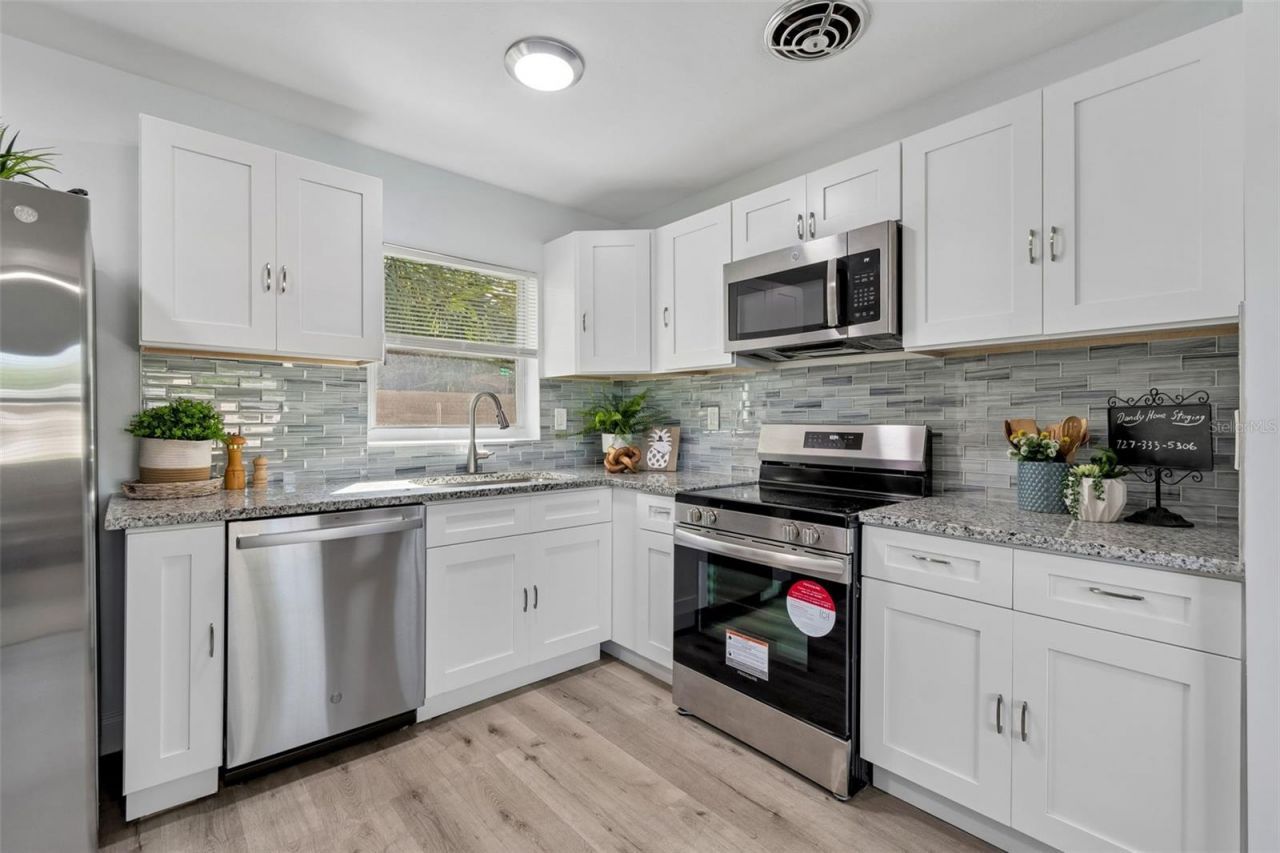 7691 14th Street N, Saint Petersburg, FL 33702 Photo