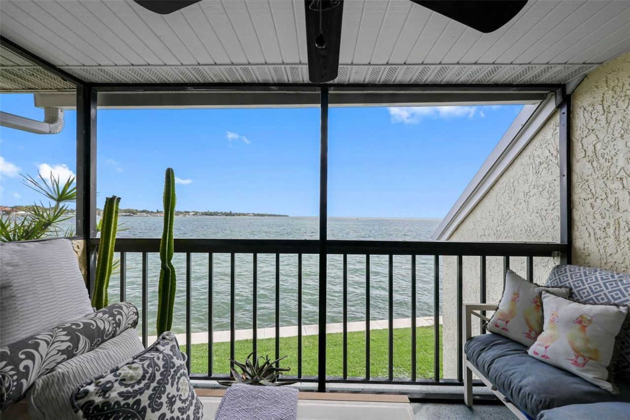 7300 Sunshine Skyway Lane S, Unit 210, Saint Petersburg, FL 33711 Photo