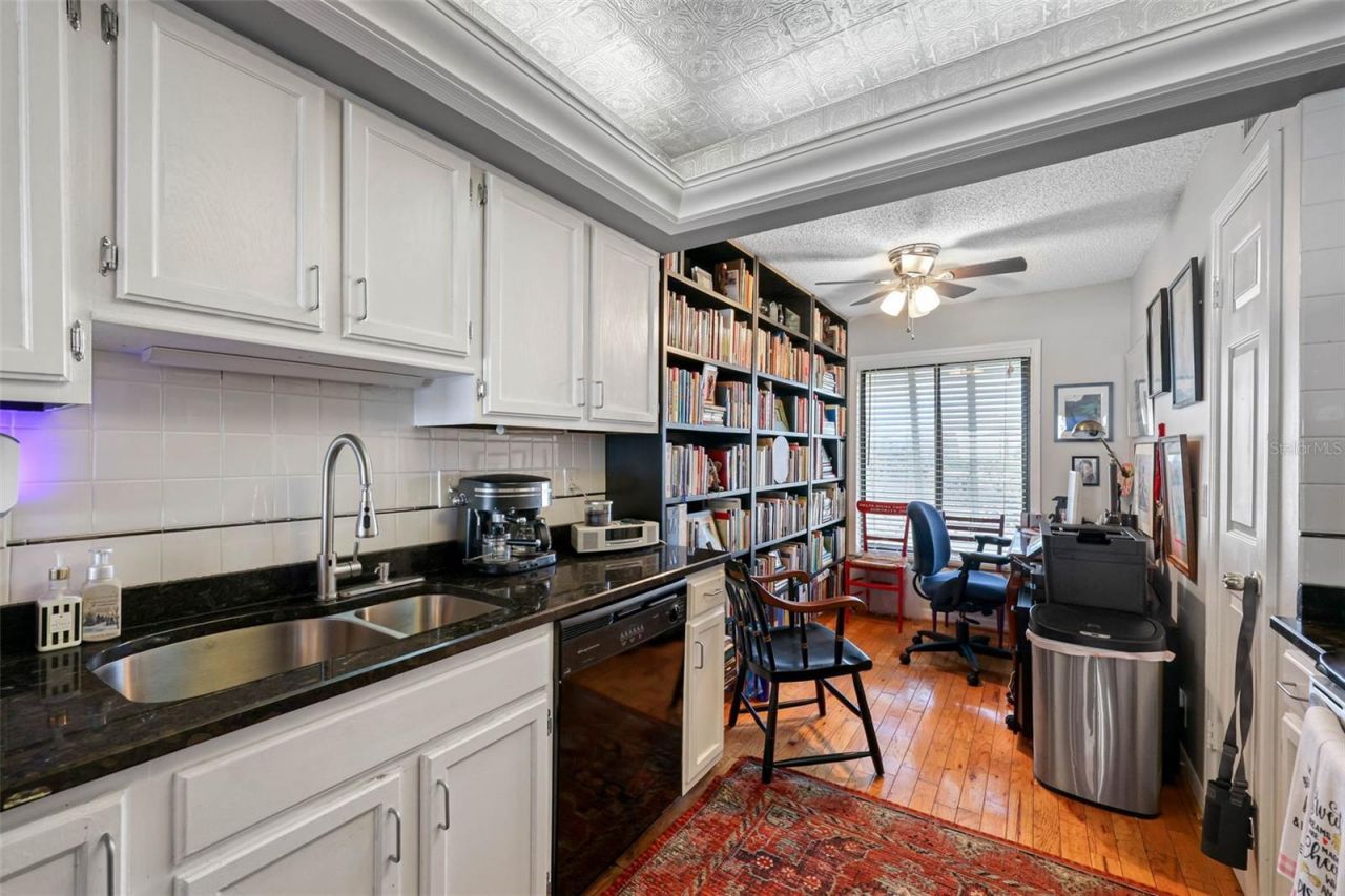 7300 Sunshine Skyway Lane S, Unit 210, Saint Petersburg, FL 33711 Photo