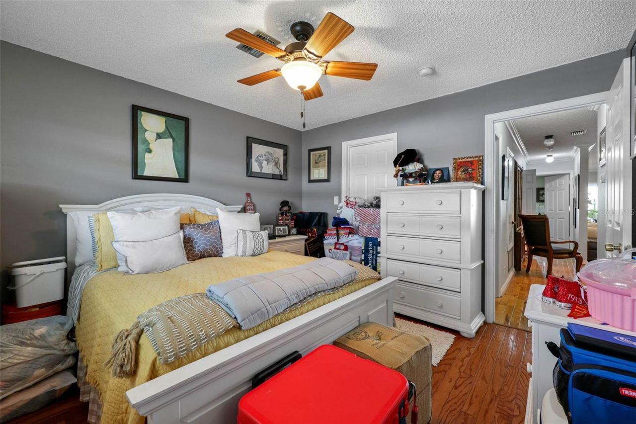 7300 Sunshine Skyway Lane S, Unit 210, Saint Petersburg, FL 33711 Photo