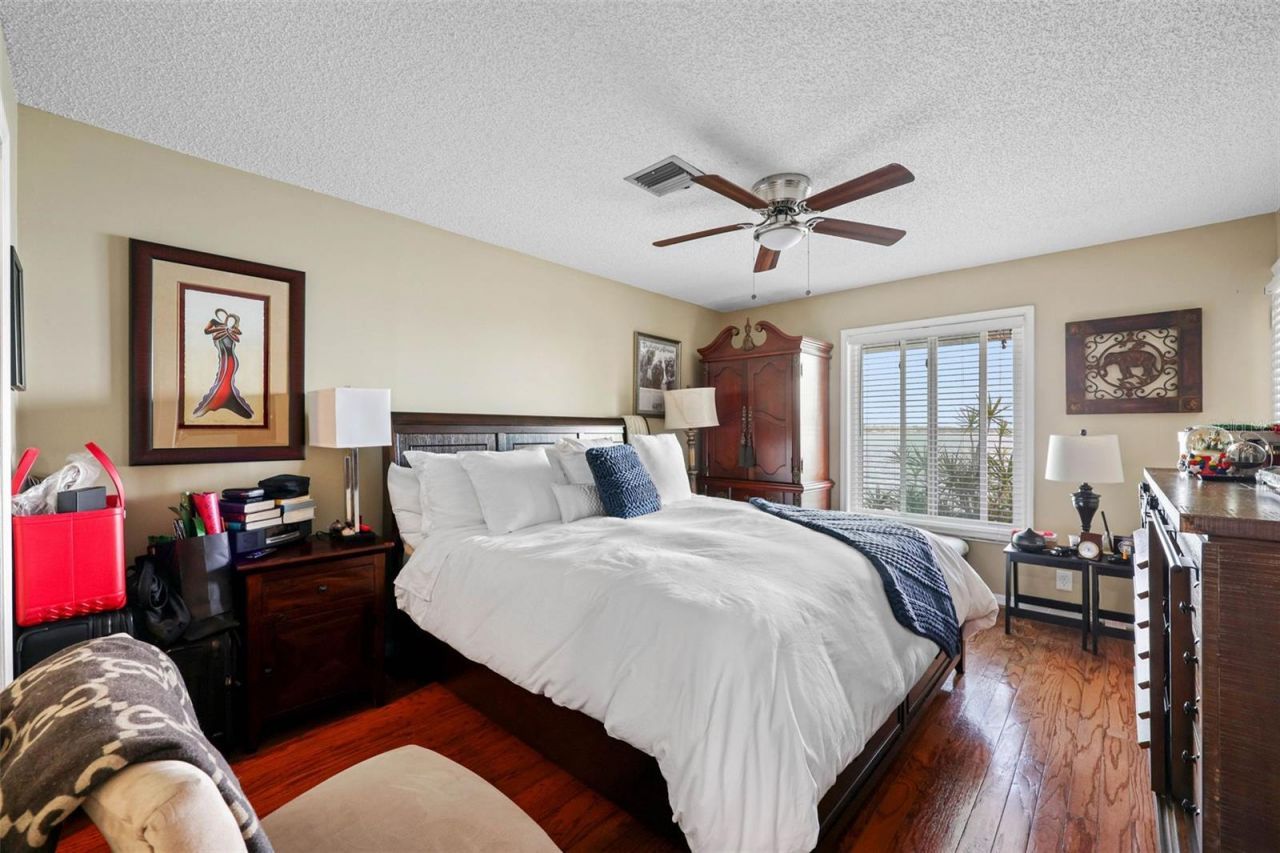 7300 Sunshine Skyway Lane S, Unit 210, Saint Petersburg, FL 33711 Photo