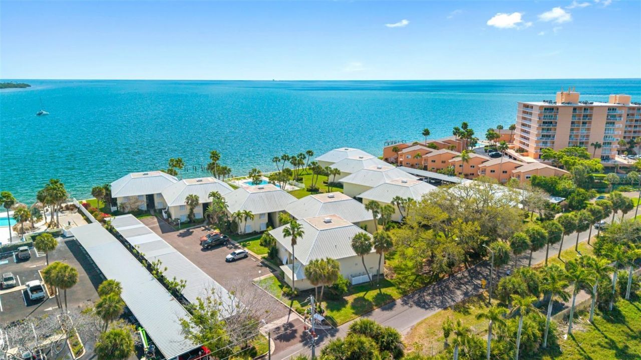 7300 Sunshine Skyway Lane S, Unit 210, Saint Petersburg, FL 33711 Photo