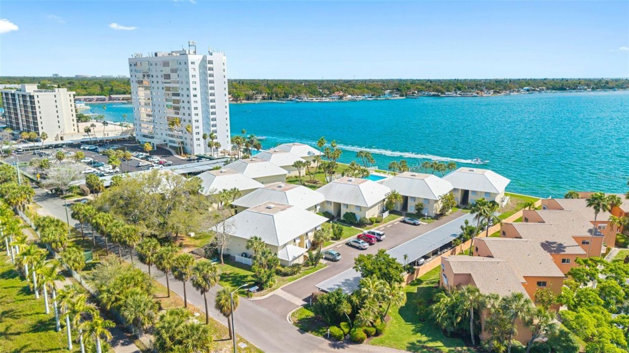 7300 Sunshine Skyway Lane S, Unit 210, Saint Petersburg, FL 33711 Photo