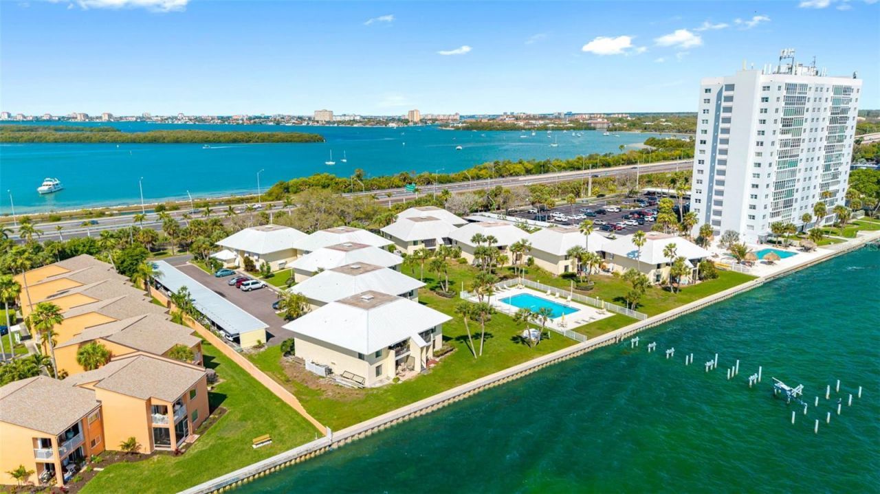 7300 Sunshine Skyway Lane S, Unit 210, Saint Petersburg, FL 33711 Photo