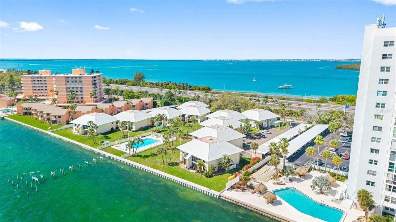 7300 Sunshine Skyway Lane S, Unit 210, Saint Petersburg, FL 33711 Photo