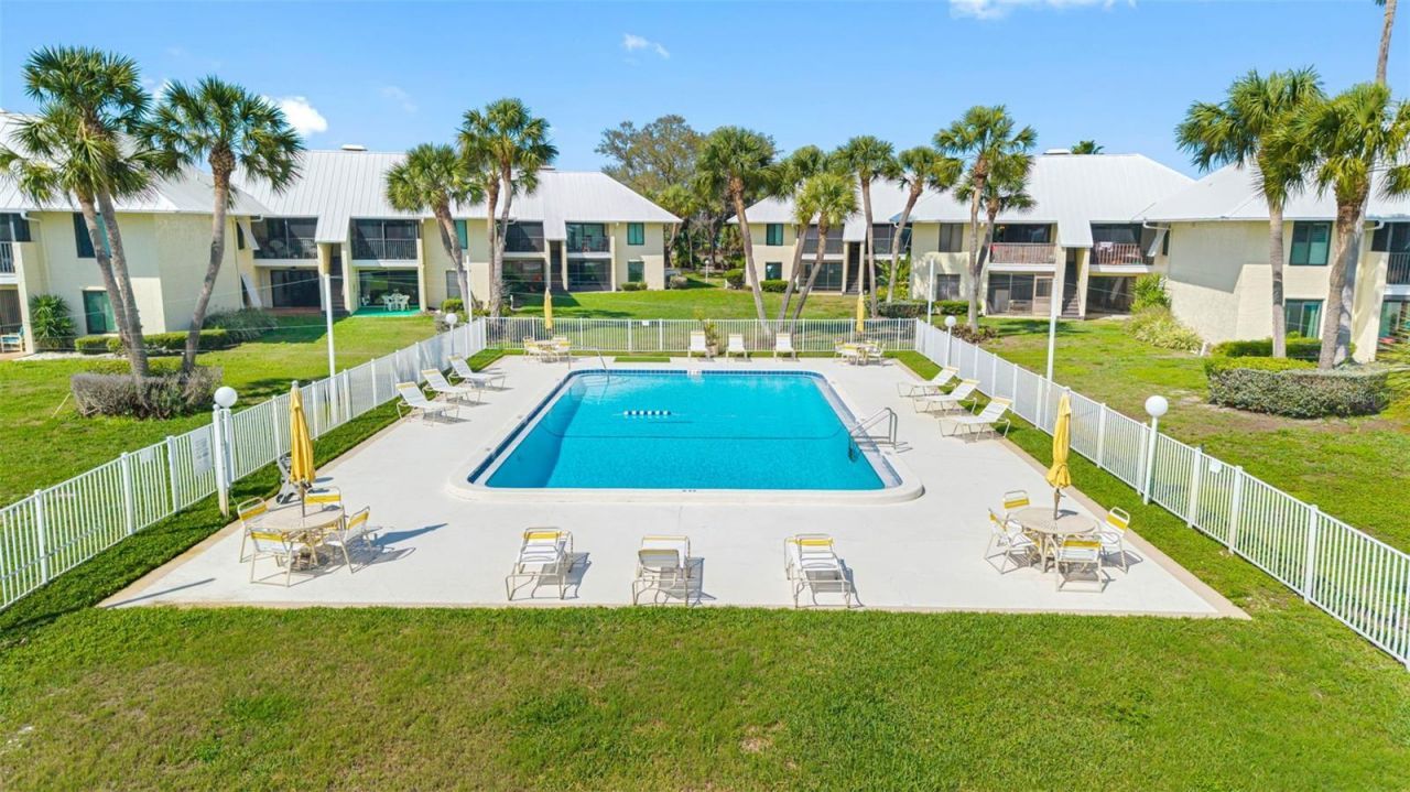 7300 Sunshine Skyway Lane S, Unit 210, Saint Petersburg, FL 33711 Photo