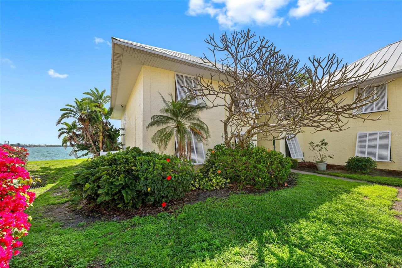 7300 Sunshine Skyway Lane S, Unit 210, Saint Petersburg, FL 33711 Photo