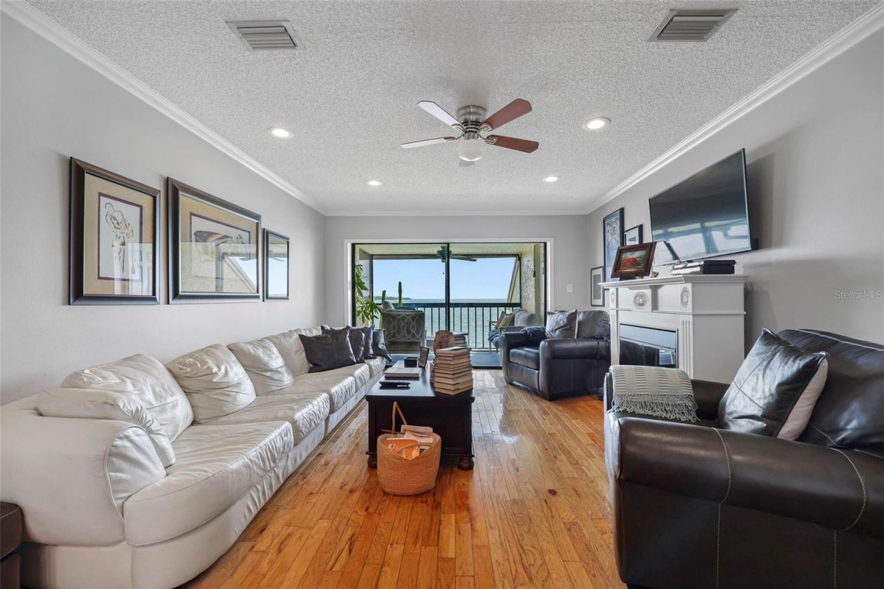 7300 Sunshine Skyway Lane S, Unit 210, Saint Petersburg, FL 33711 Photo