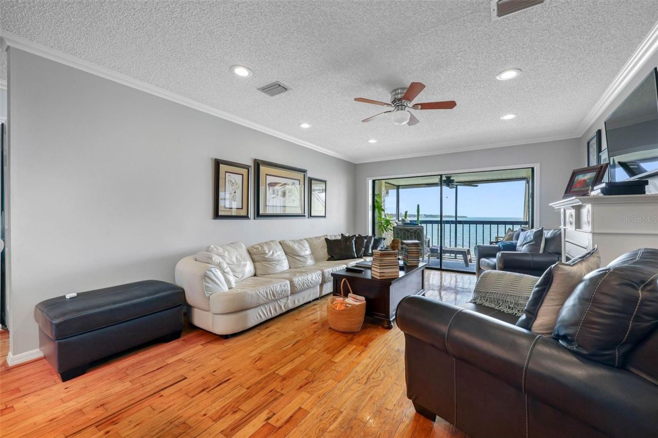 7300 Sunshine Skyway Lane S, Unit 210, Saint Petersburg, FL 33711 Photo