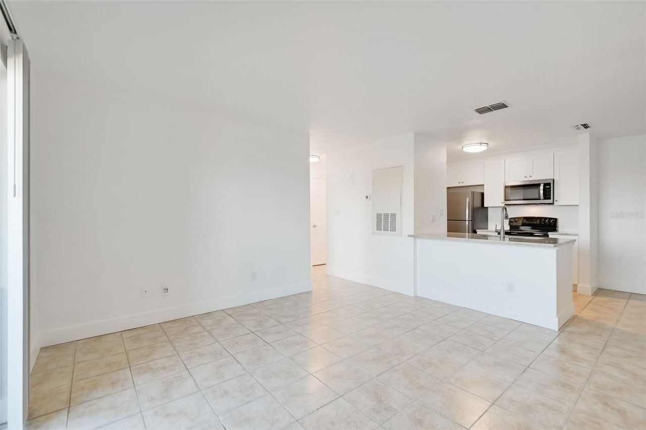 1400 Gandy Boulevard N, Unit 412, Saint Petersburg, FL 33702 Photo