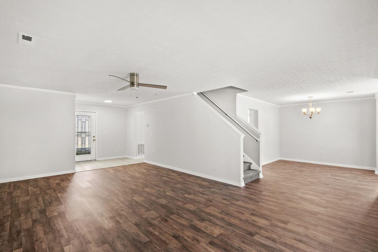 996 Silver Crest Dr. Photo 11