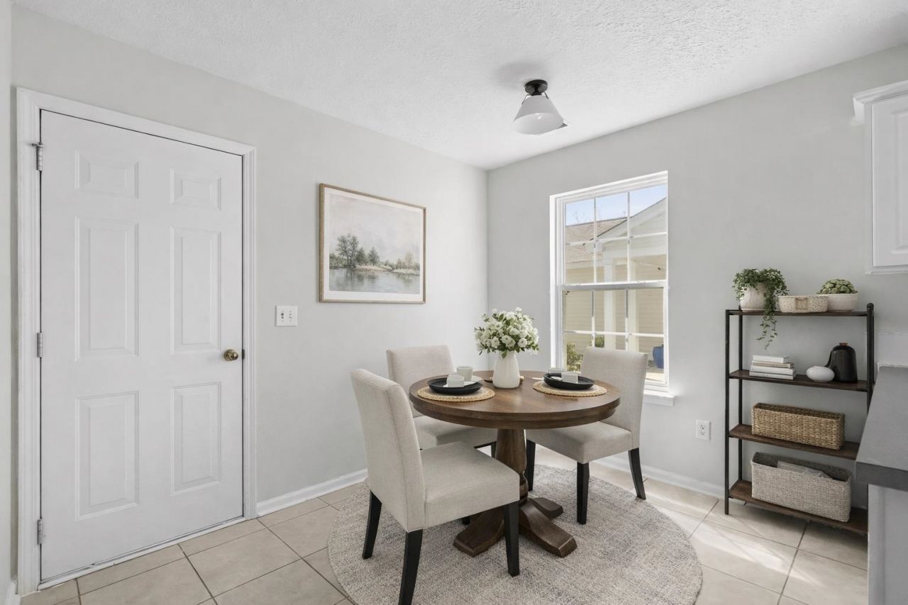 996 Silver Crest Dr. Photo 19