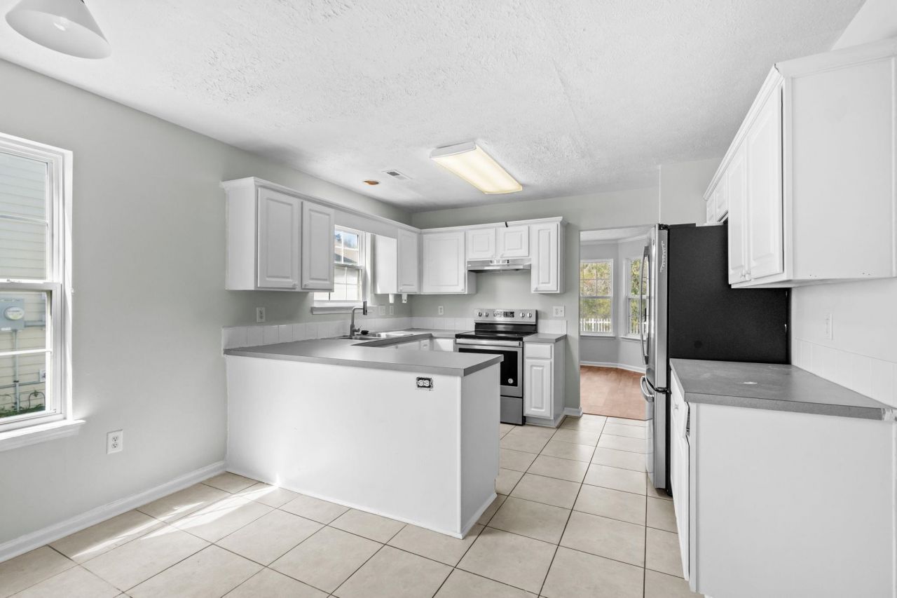 996 Silver Crest Dr. Photo 20