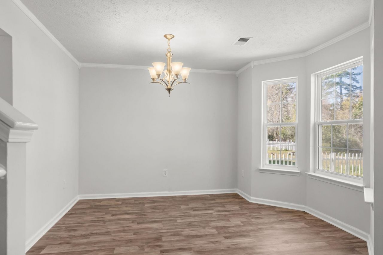 996 Silver Crest Dr. Photo 22