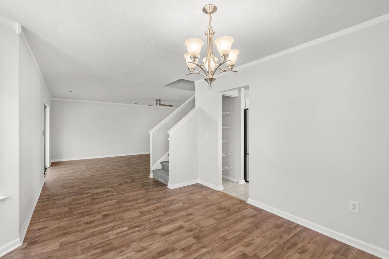 996 Silver Crest Dr. Photo 24