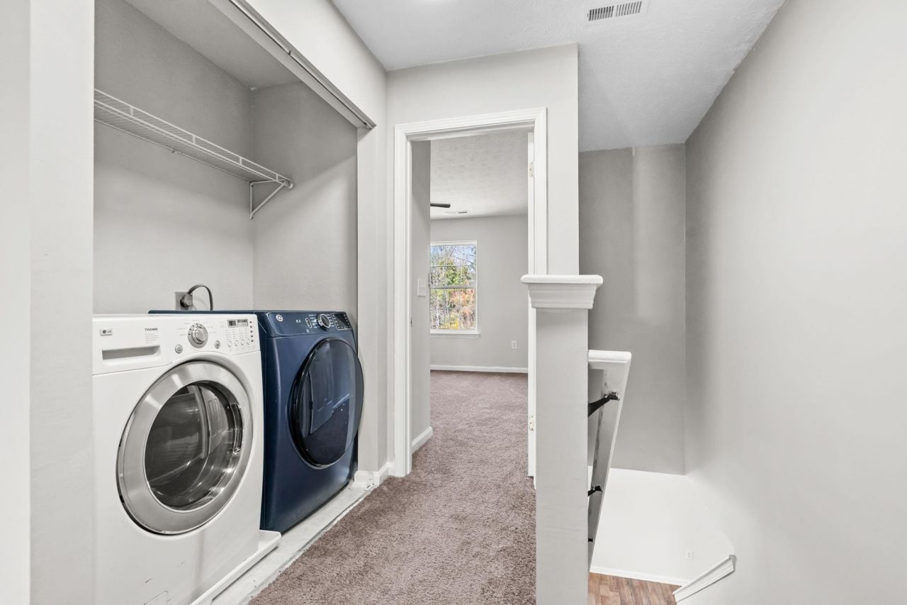 996 Silver Crest Dr. Photo 25