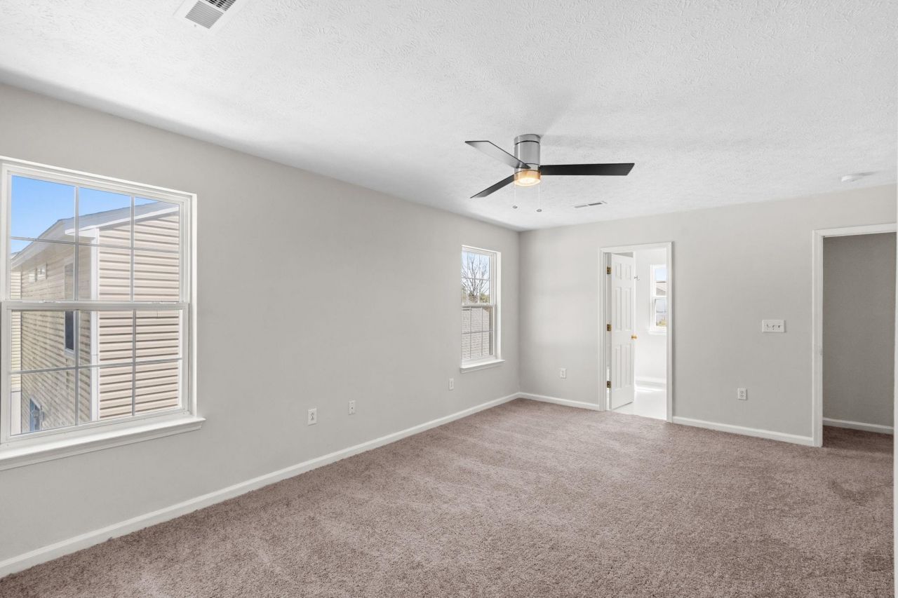 996 Silver Crest Dr. Photo 26