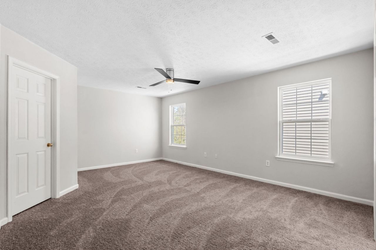 996 Silver Crest Dr. Photo 30