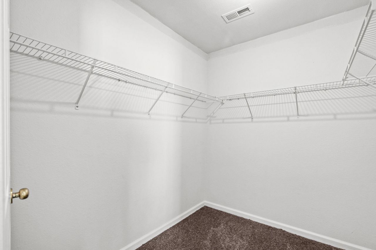 996 Silver Crest Dr. Photo 34