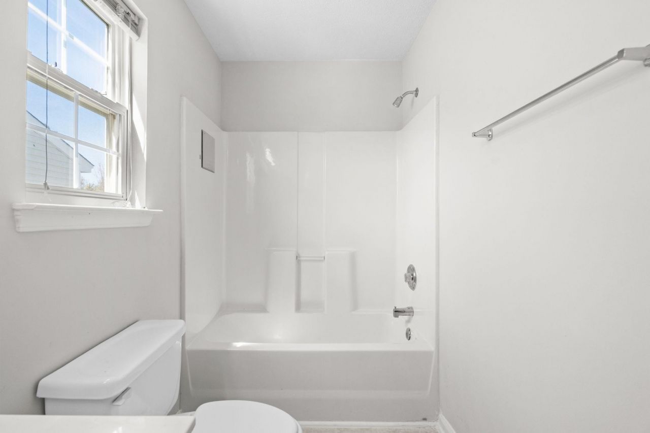 996 Silver Crest Dr. Photo 38