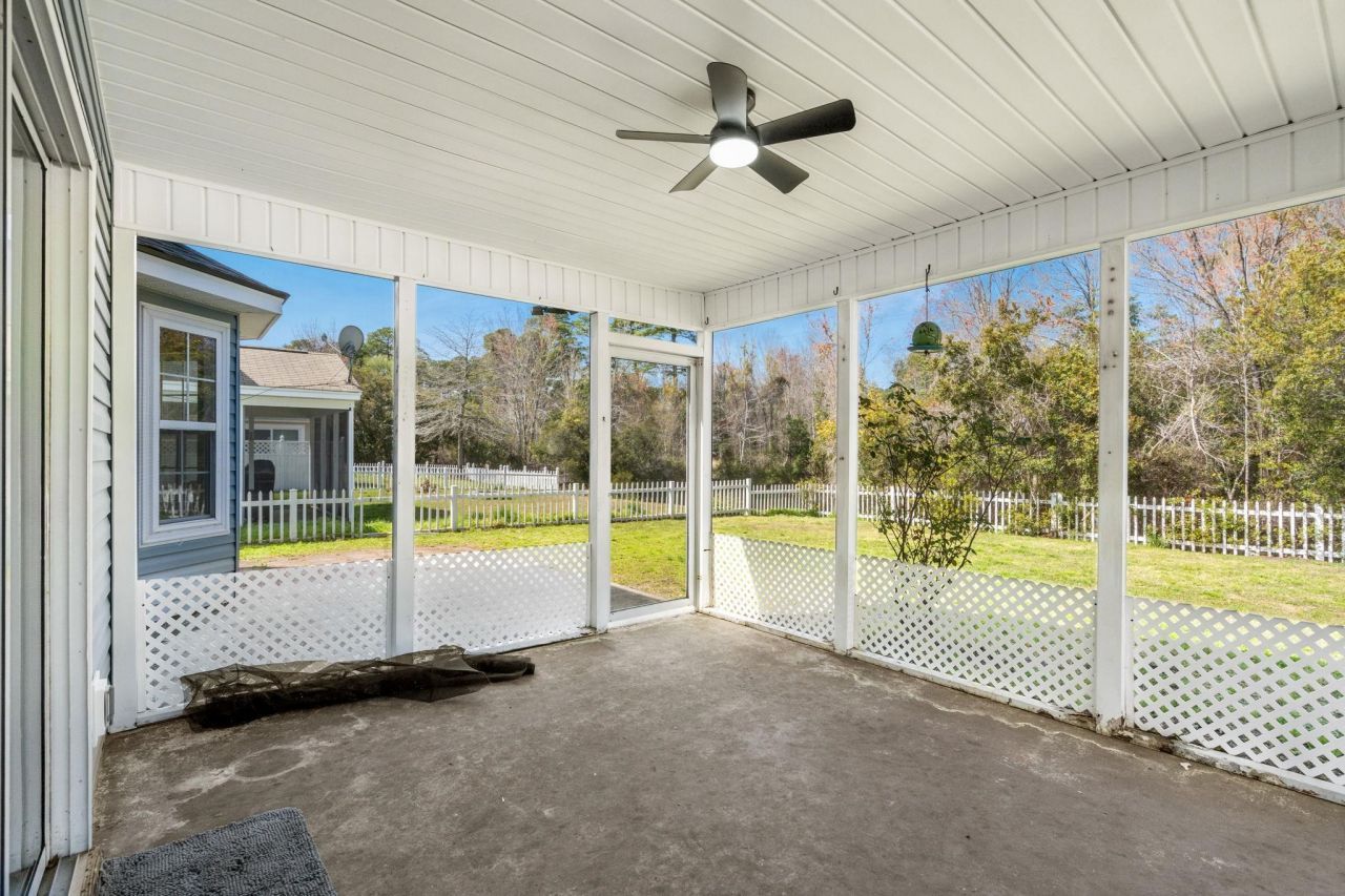 996 Silver Crest Dr. Photo 40