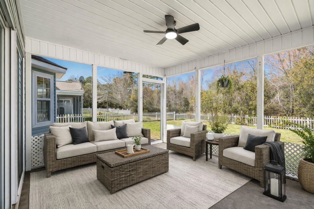 996 Silver Crest Dr. Photo 41