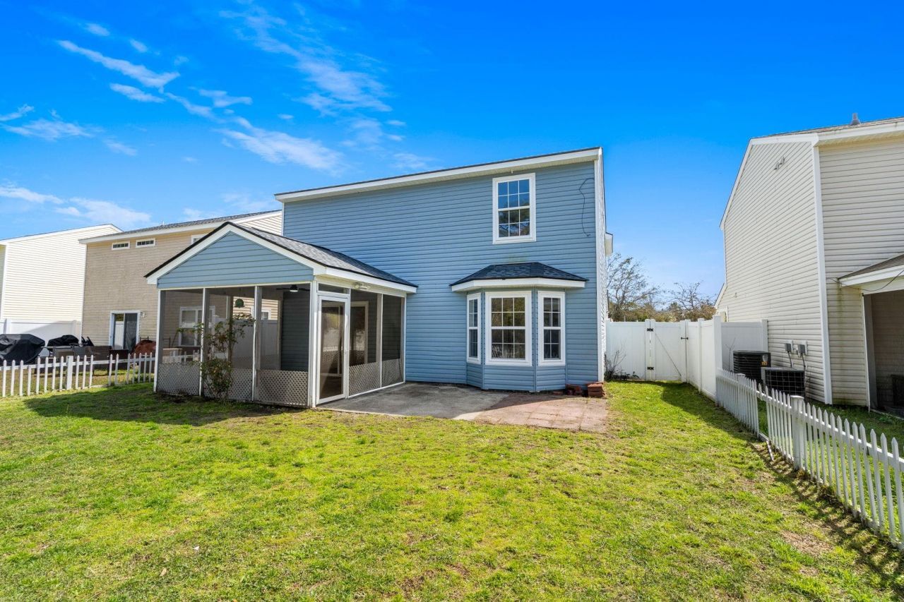 996 Silver Crest Dr. Photo 42