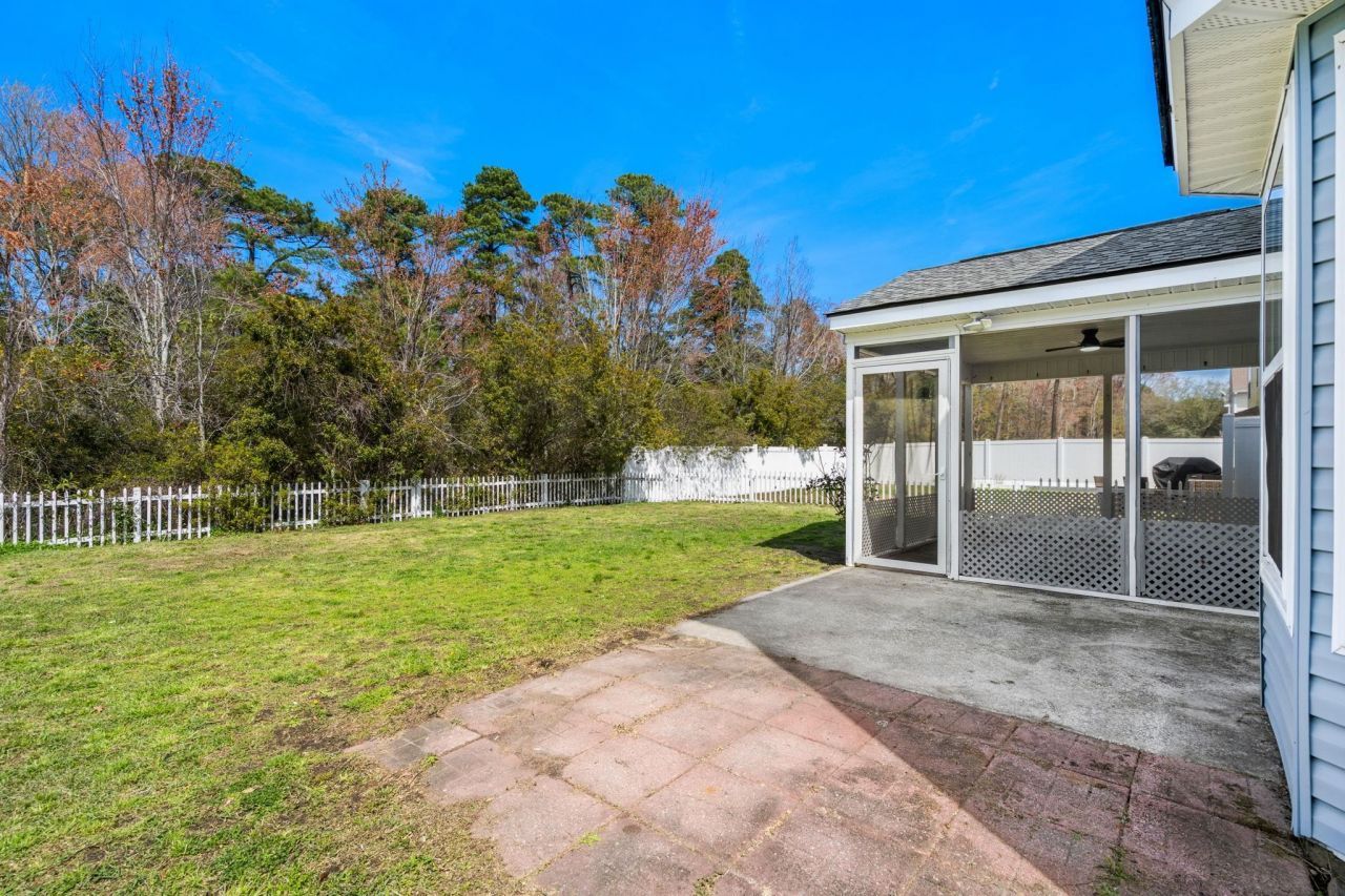 996 Silver Crest Dr. Photo 43