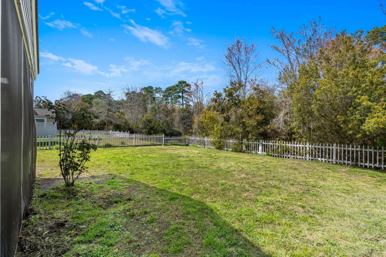 996 Silver Crest Dr. Photo 44