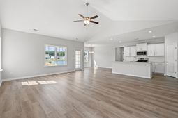 1393 Loop Circle photo 4