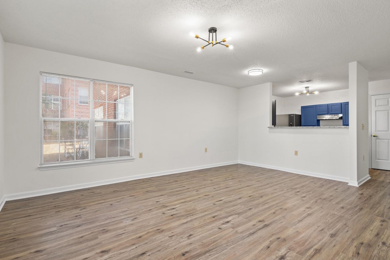 4243 Villas Dr. Photo 13