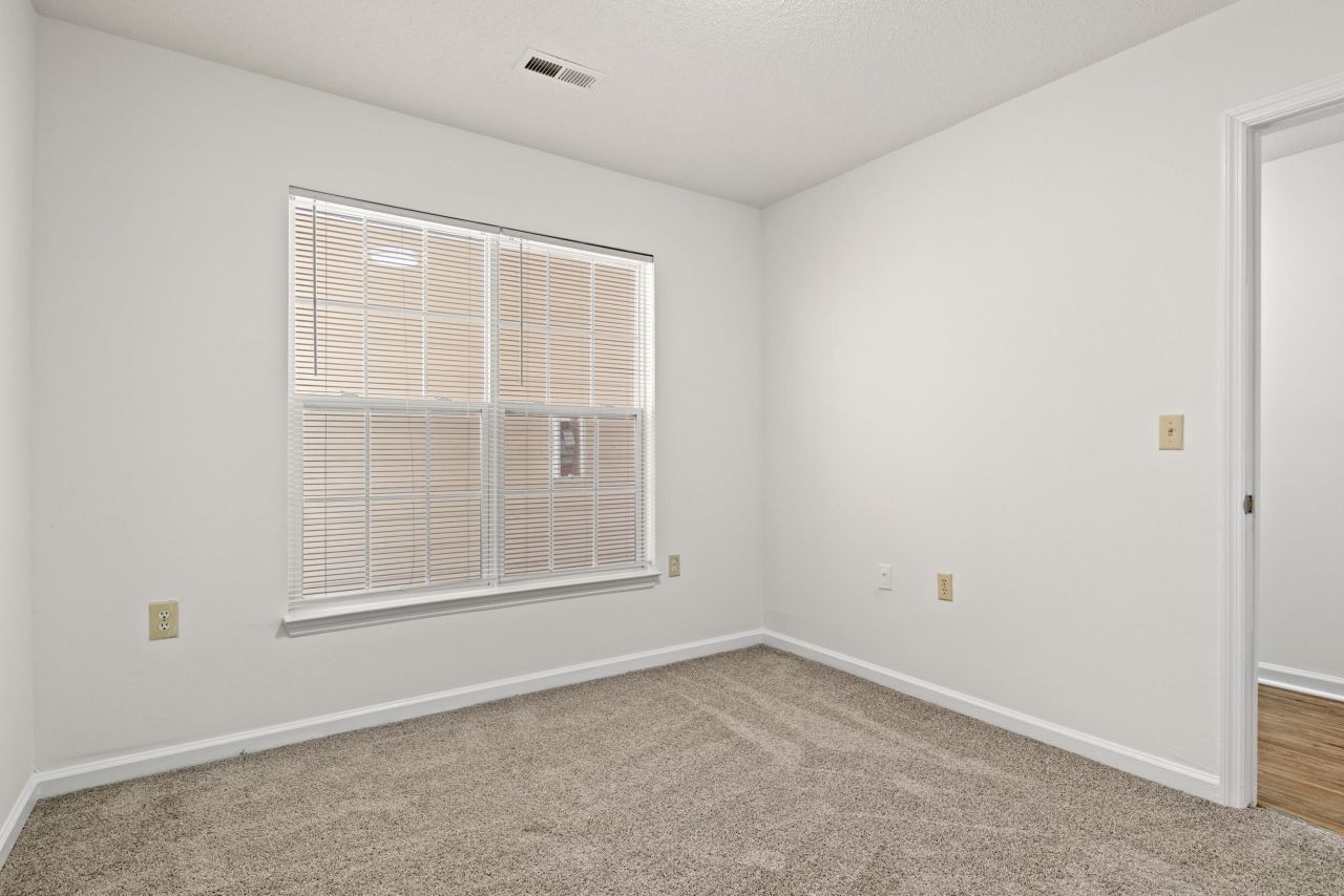 4243 Villas Dr. Photo 5