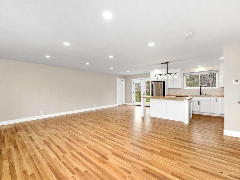 718 E Levitt Place, Union Twp, OH 45245 Photo 3