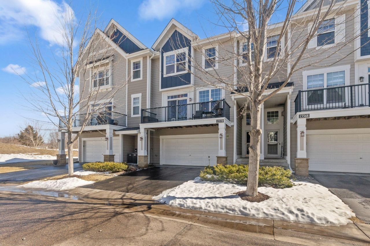 15570 Eagles Nest Way, Apple Valley, MN 55124 Main Photo