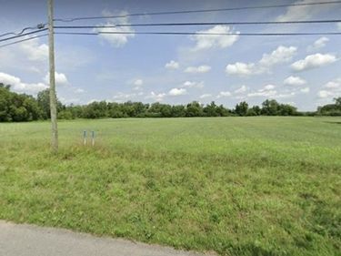 10880 Miland Road , Clarence, NY 14032