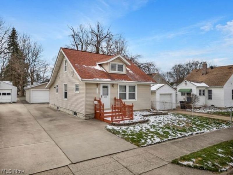 526 Clifford Avenue , Akron, OH 44301 Photo 2