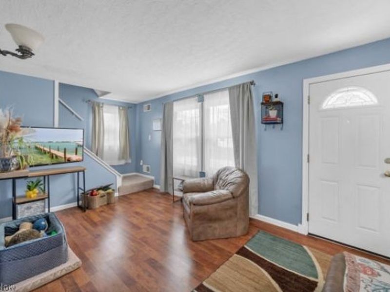 526 Clifford Avenue , Akron, OH 44301 Photo 5