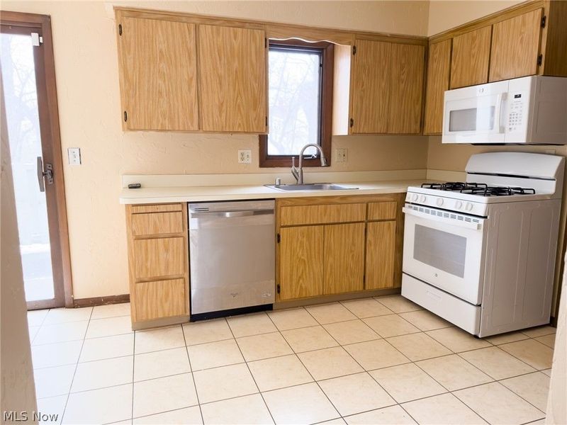 1363 Belvoir Mews , South Euclid, OH 44121 Photo 10