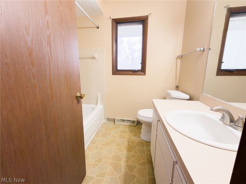 1363 Belvoir Mews , South Euclid, OH 44121 Photo 9