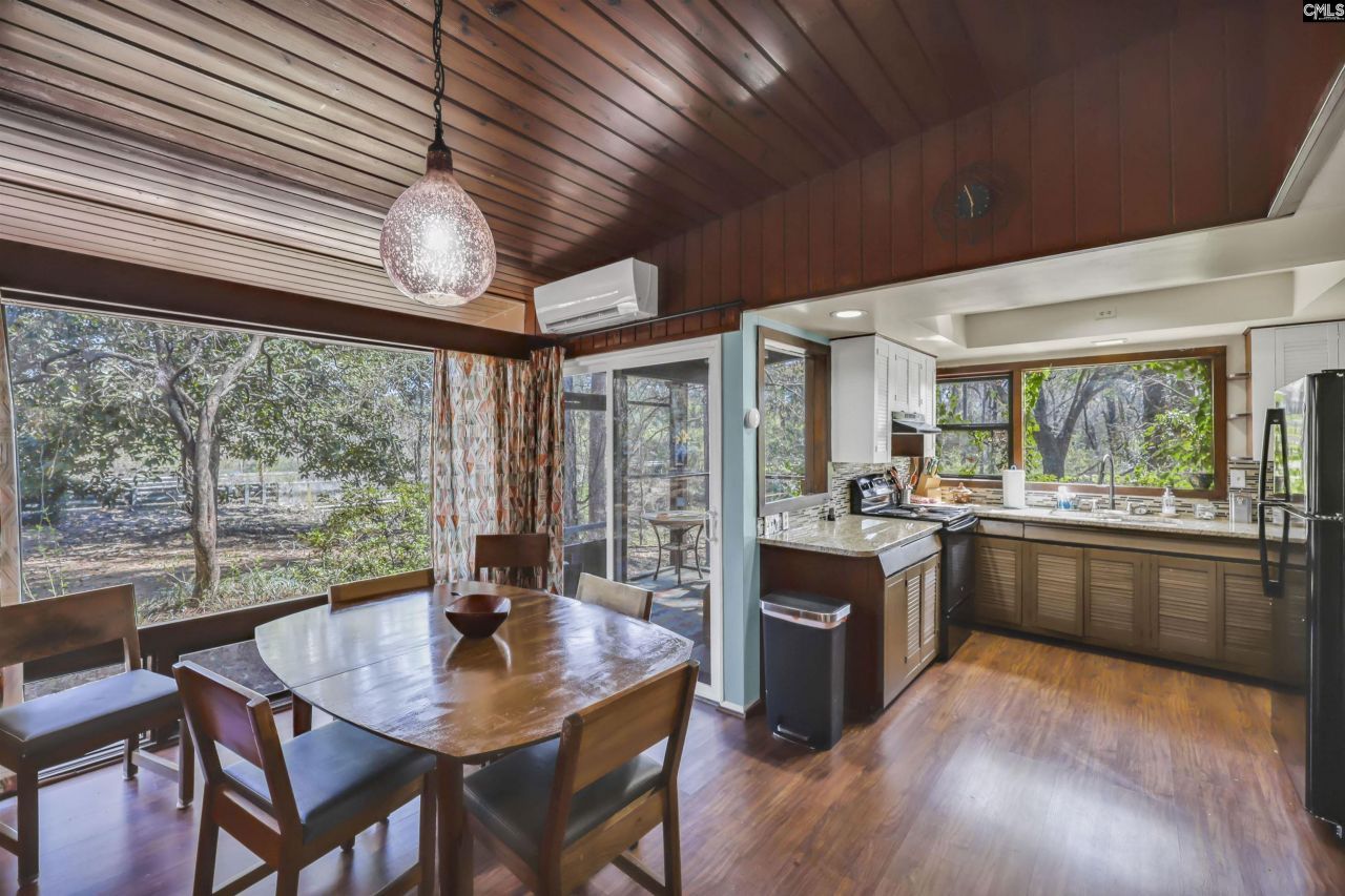 7331 Creekwood Drive  Photo 10