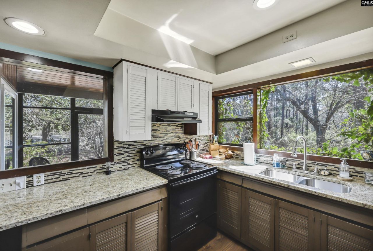 7331 Creekwood Drive  Photo 13