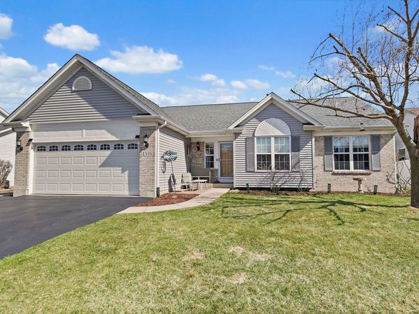 1335 Deerpath Road , Aurora, IL 60506