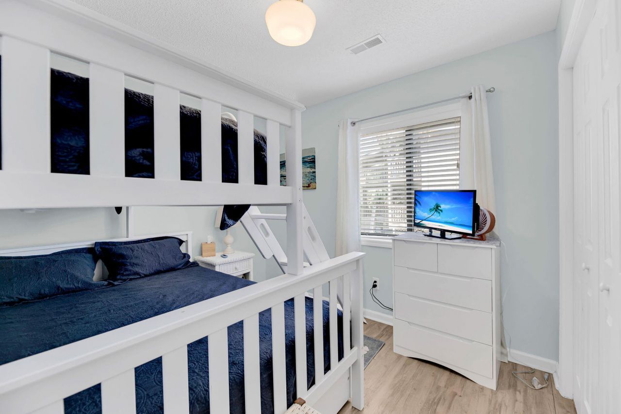 223 Sea Cloud Circle Photo 17