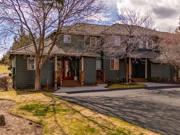 1061 Golden Pheasant Drive, Redmond, OR 97756