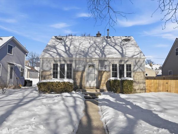 7026 W Dreyer PLACE, West Allis, WI 53219